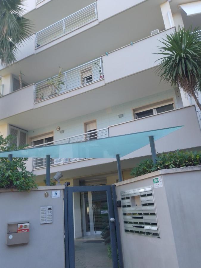 Casa Delle Sorprese Apartment Pescara Exterior photo